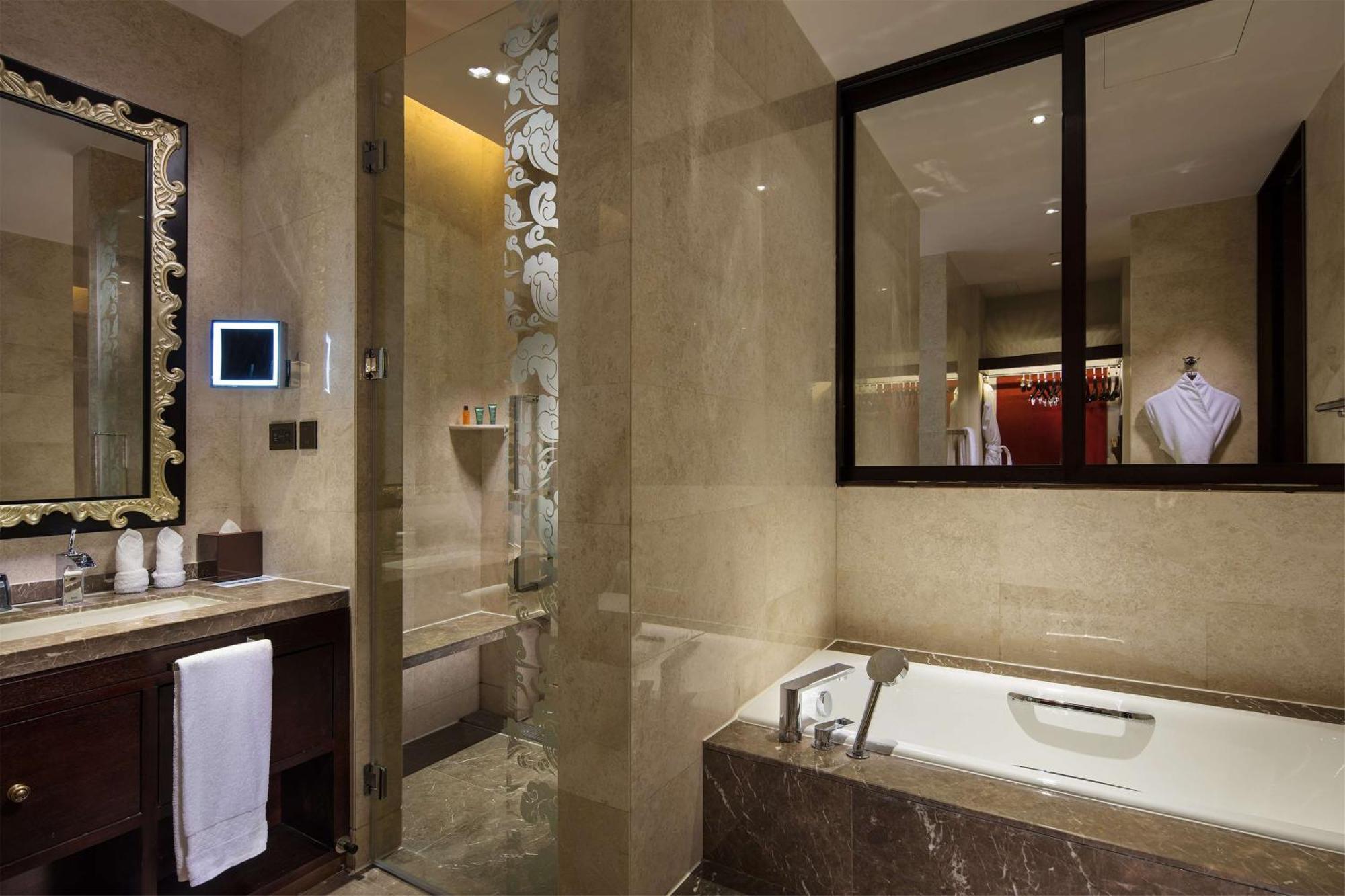 Hilton Linzhi Resort Ньингчи Экстерьер фото