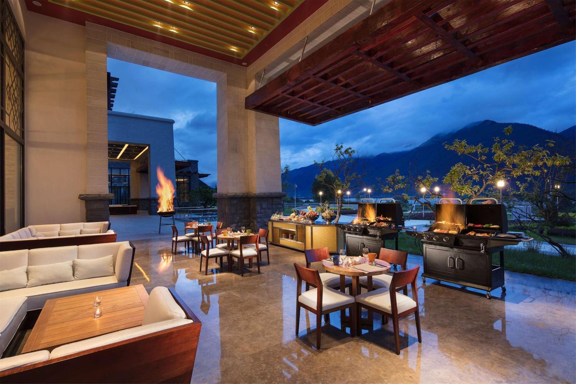 Hilton Linzhi Resort Ньингчи Экстерьер фото
