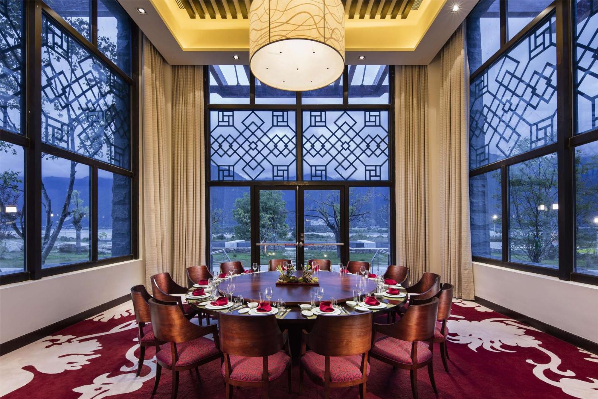 Hilton Linzhi Resort Ньингчи Экстерьер фото