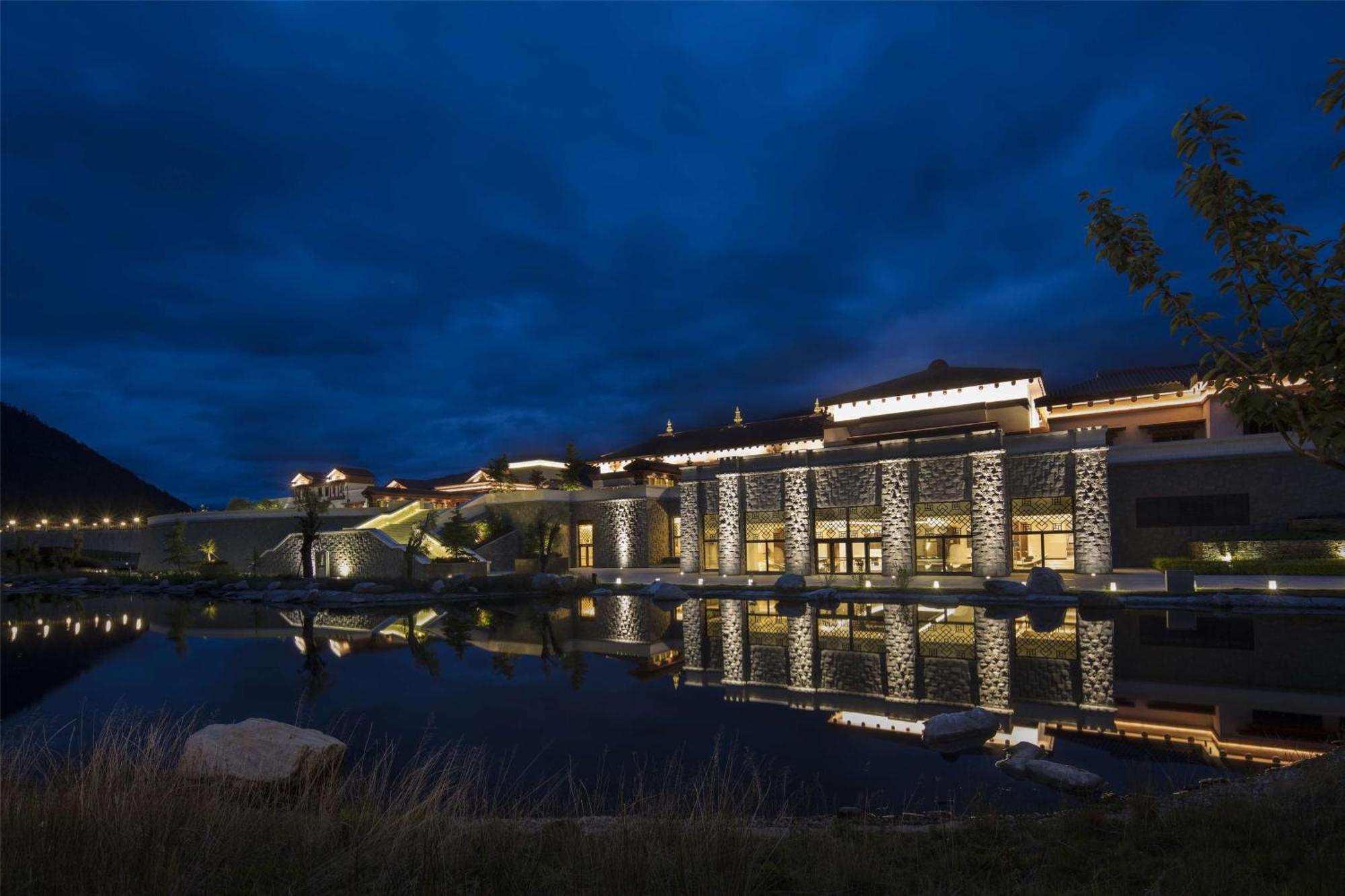 Hilton Linzhi Resort Ньингчи Экстерьер фото