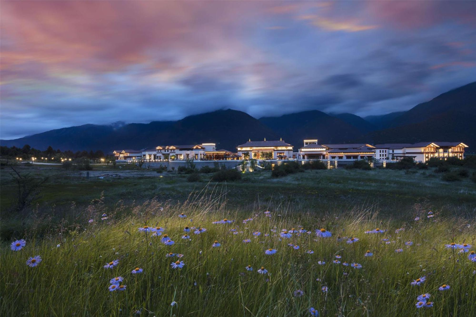 Hilton Linzhi Resort Ньингчи Экстерьер фото